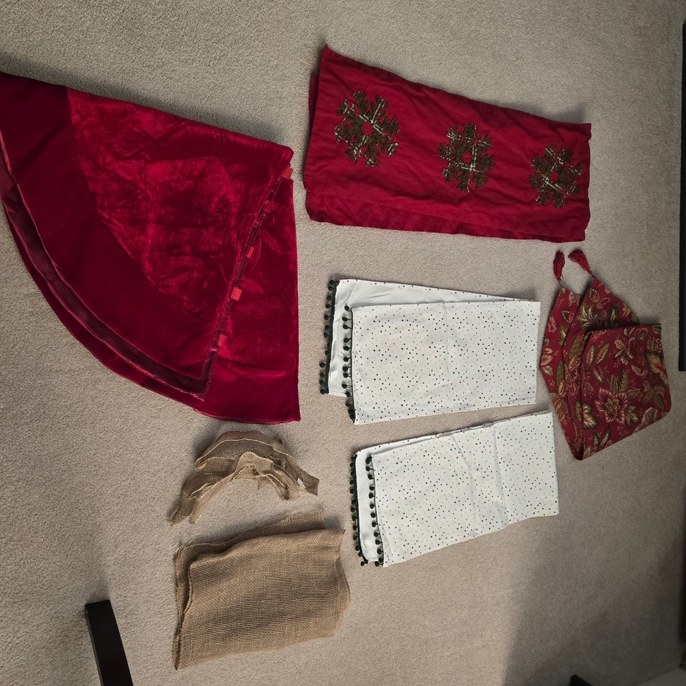 Christmas Decor Bundle Red Velvet Tree Skirt Snowflake Floral Table Runners Lot